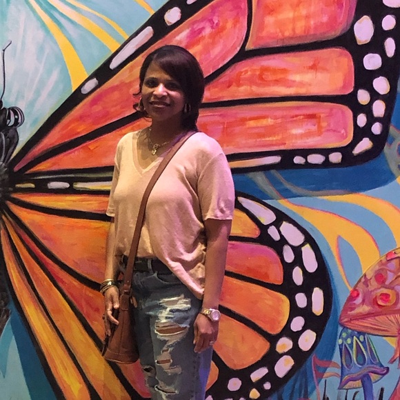 Meet your Posher, Monica - Picture 3 of 5